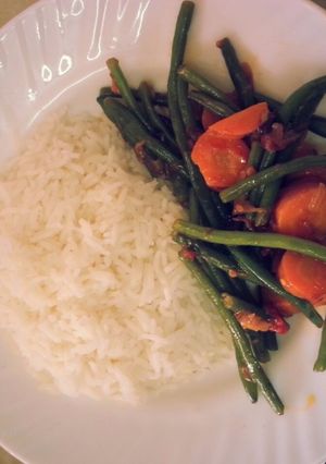 A picture of Rice and French beans.