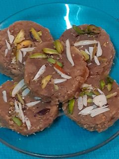 ગોળ પાપડી રેસીપી મુખ્ય ફોટો