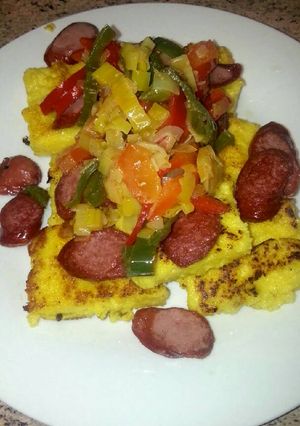 Una foto de Polenta frita tres colores