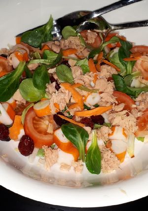 Una foto de Ensalada de canónigos con arándanos