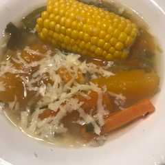 Una foto de Sopa veggie con cebada