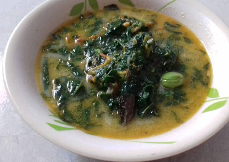 Bahan Lodeh daun singkong tongkol suwir | Langkah Membuat Lodeh daun singkong tongkol suwir Yang Sempurna