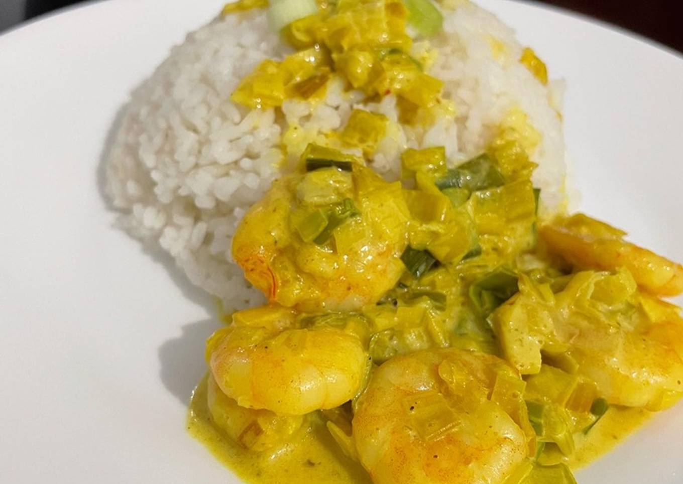Curry jaune de crevettes au lait de coco