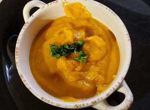 Una foto de Sopa cremosa de zapallo