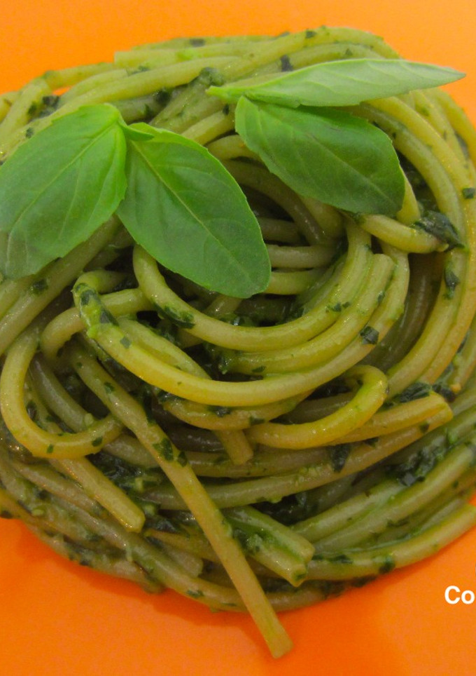 Una foto de Espagueti verde italiano– Spaghetti al pesto genovese