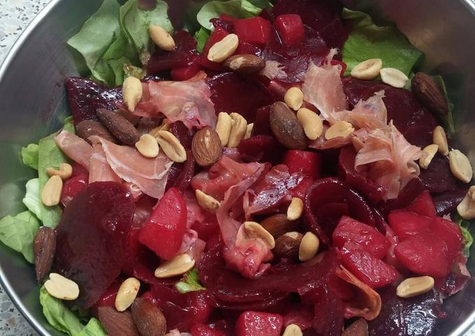 Céklás-körtés saláta jamónnal recept foto