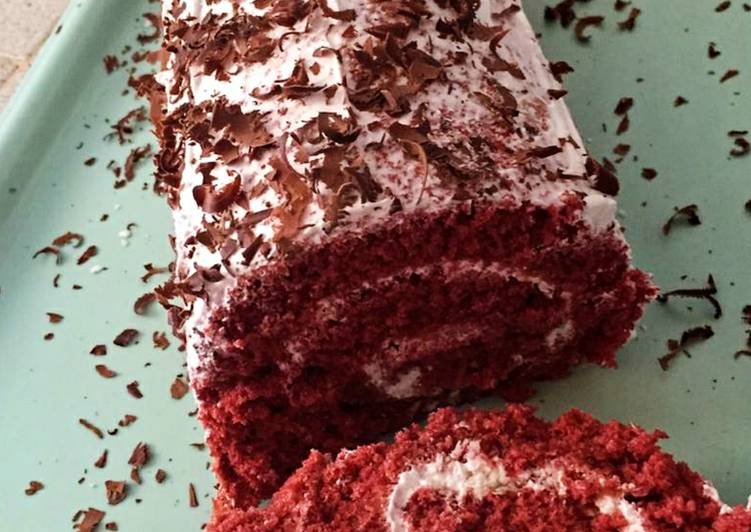 Steps to Prepare Perfect Red Velvet Swiss Roll