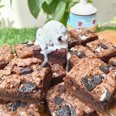 Oreo & Chocolate Brownie 🍫🍫 A picture of Oreo & Chocolate Brownie 🍫🍫.
