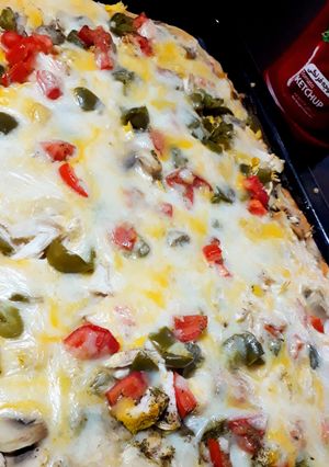 عکسی از دستور پیتزا مرغ و قارچ 🍕