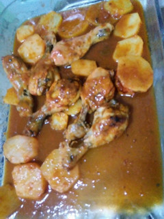 Una foto de Pollo al horno en salsa catsup