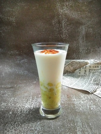 Langkah Mudah untuk Menyiapkan Resep Alpukat kocok yogurt yang Lezat Sekali Anti Ribet, Menggugah Selera