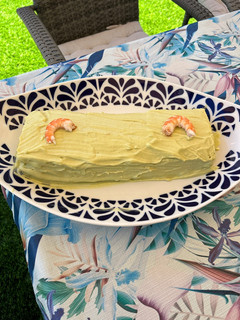 Una foto de Pastel de langostino y aguacate