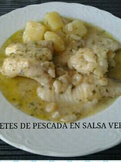 Una foto de Filetes de pescada en salsa verde