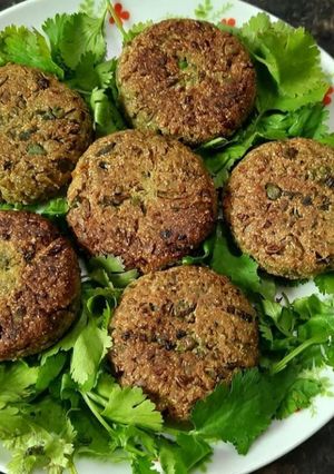 मसूर दाल के कबाब (masoor dal ke kabab recipe in Hindi) रेसिपी मुख्य फोटो