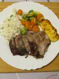 Egész sült 🍗 kacsa 🥢 ázsiai stílusban, wok 🍳 zöldségekkel 🥦🥕 és jázminrizssel 🍚🌾