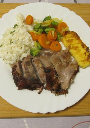 Egész sült 🍗 kacsa 🥢 ázsiai stílusban, wok 🍳 zöldségekkel 🥦🥕 és jázminrizssel 🍚🌾 recept fotója
