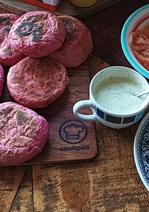 Una foto de Pan de beterraga italiana mayo