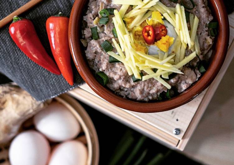 Simple Way to Make Speedy Chinese Steamed Pork with Salted Egg