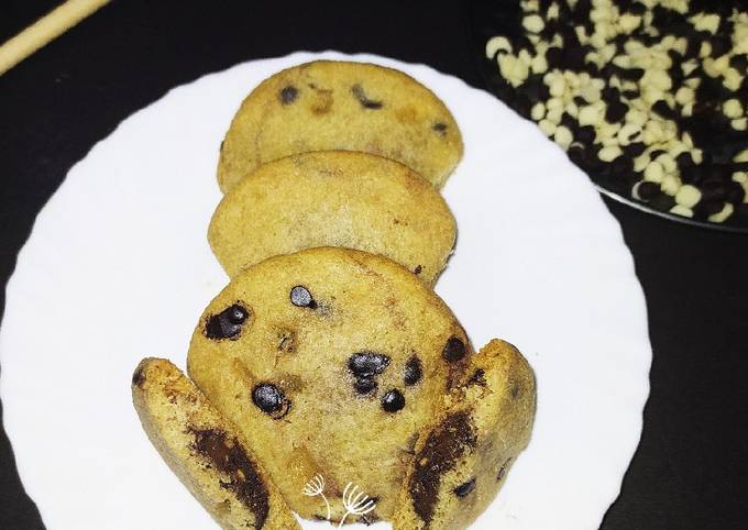 Peanut butter with honey chocolate stuffed cookies