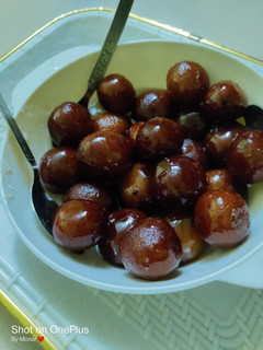 गुलाब जामुन (gulab jamun recipe in Hindi) रेसिपी मुख्य फोटो