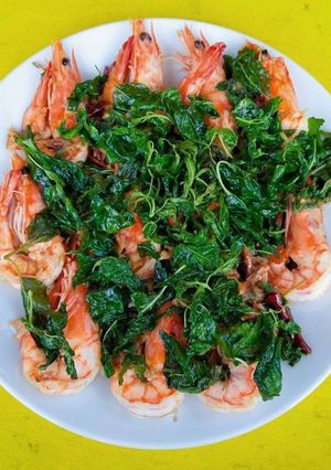 รูปของ มังกรร้องไห้ (กุ้งราดซอสใบกะเพรา)