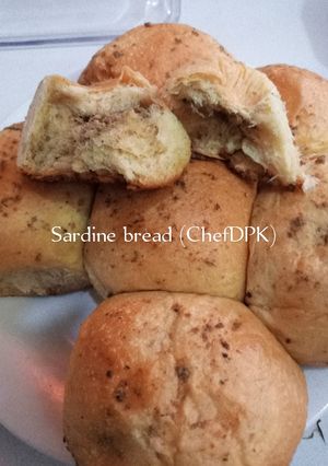 A picture of Sardine bread.