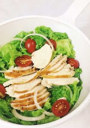 Hình của món Salad gà nướng.