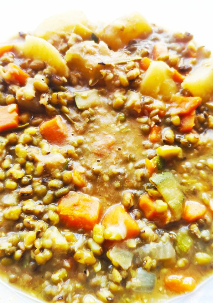 Una foto de Judías mungo con verduras