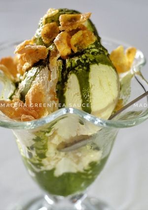 Hình của món Ice cream with Matcha green tea sauce.