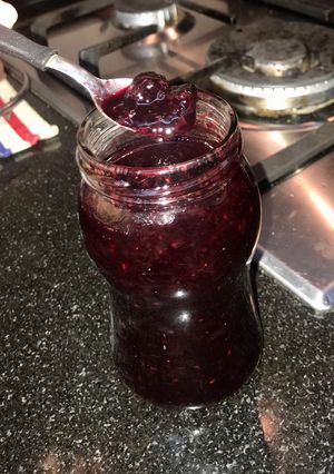 Una foto de Mermelada de frutos rojos rápida y saludable