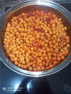 Una foto de Garbanzos con tomate