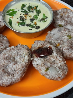 சிகப்பரிசி காரக்கொழுக்கட்டை (sigapparisi Kaarakolukattai Recipe in tamil) செய்முறை முக்கிய புகைப்படம்