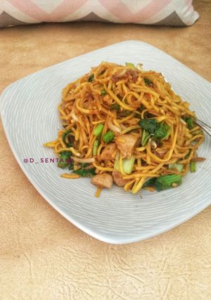 Foto resep Oseng Mie Pedas