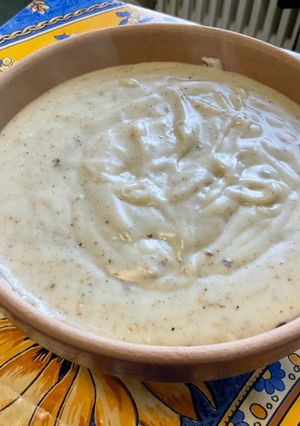 A picture of Béchamel Sauce with Italian Spices.