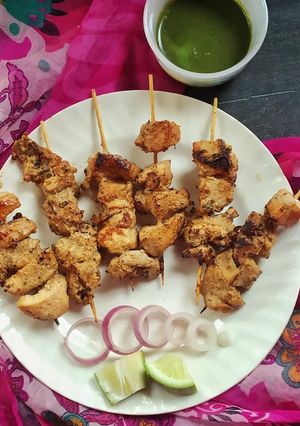 A picture of Chicken Malai Tikka.