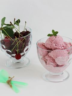 Meggyes-joghurtos fagyi recept fotója