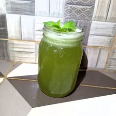 A picture of Cucumber mint drink.