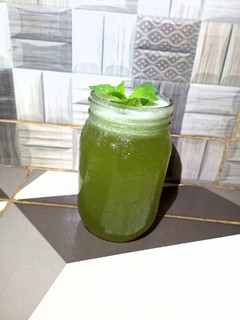 A picture of Cucumber mint drink.