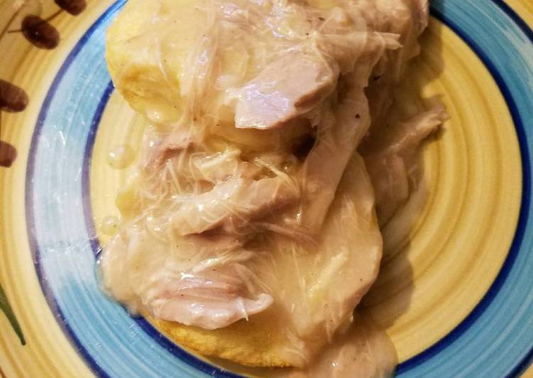 Steps to Prepare Speedy Chicken Gravy and Biscuits