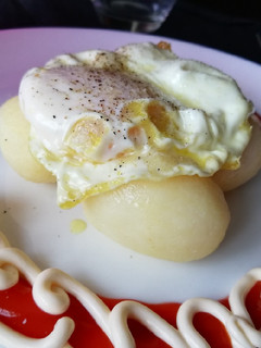 Una foto de Patatas con huevo frito