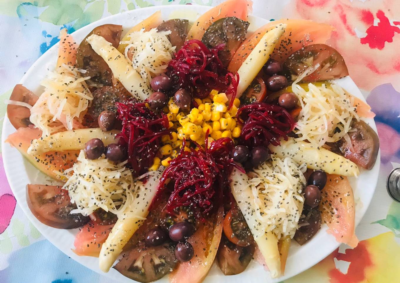 Ensalada súper de verduras encurtidas