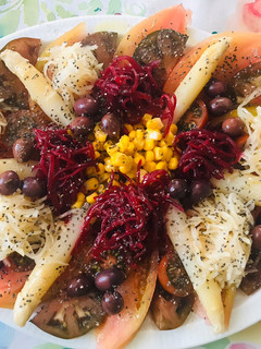 Una foto de Ensalada súper de verduras encurtidas