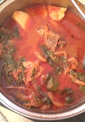Hình của món Canh xương heo khoai tây Hàn quốc (감자탕).