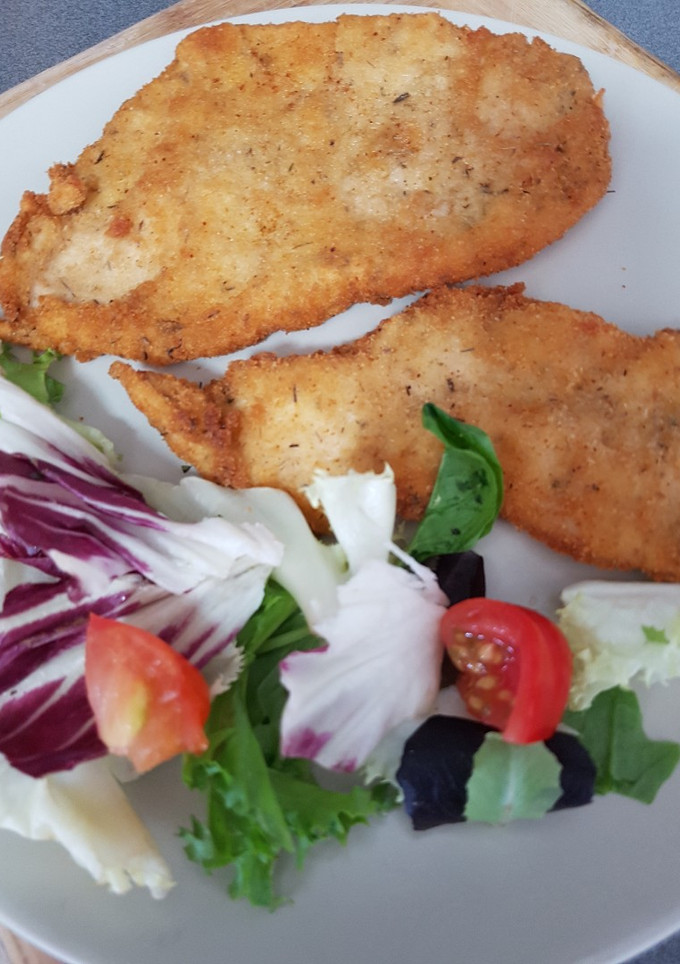 Una foto de 🐔 Pollo empanado al tomillo🌿