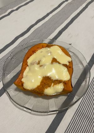 Una foto de Calabacín relleno de pollo
