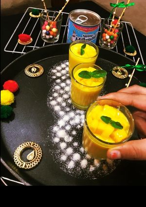 मैंगो लस्सी (Mango Lassi recipe in hindi) रेसिपी मुख्य फोटो
