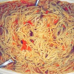 A picture of Taliyar hausa Jollof.