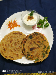 સાદા અને ચટાકેદાર લચ્છા પરાઠા (laccha paratha recipe in Gujarati) રેસીપી મુખ્ય ફોટો