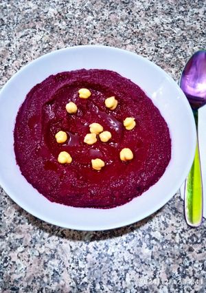 Une photo de Houmous aux betteraves