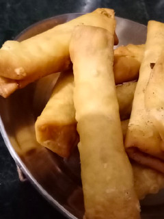 स्प्रिंग रोल (Spring roll recipe in hindi) रेसिपी मुख्य फोटो
